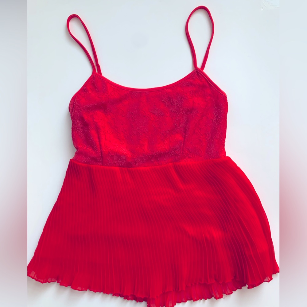 Tulle red super cute flowy top